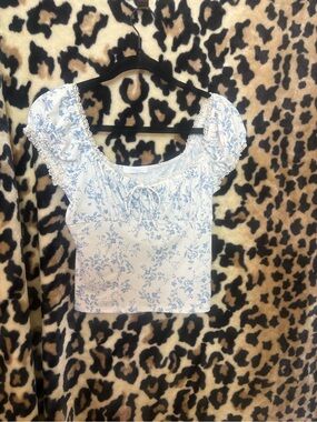 Lush White and Light Blue Floral Puff Sleeve Crop Top